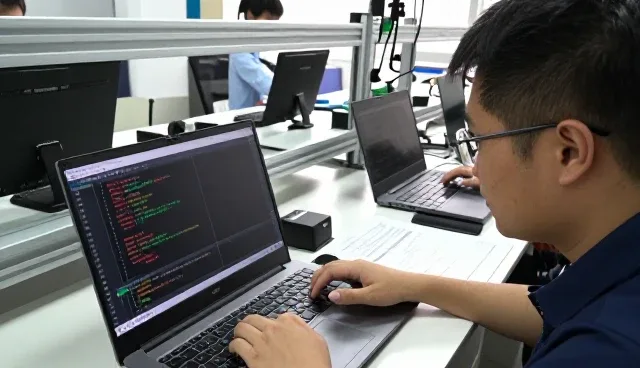 科技服务客户如何选择技术顾问服务